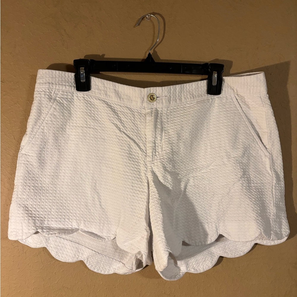 Lilly Pulitzer Women's White Scallop Hem Shorts